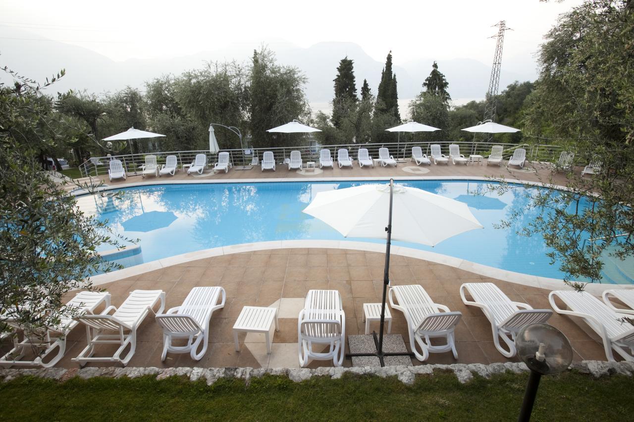 Villaggio Albergo Casa E Lago برنزوني سول جاردا المظهر الخارجي الصورة